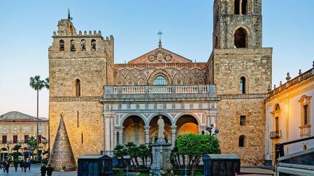 Fachada de la catedral de Monreale, en la que fue enterrada Margarita Garcés de Pamplona, reina consorte de Sicilia