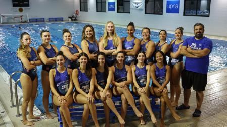 Arriba: Maite Aramendia, Natalia Martínez, Naroa Oto, Naia Durán, Lucía Doak, Isabela Mendes, Ana Julia Ramírez, Marina Casado, Verónica Garay e Imanol Maiza -técnico-. Abajo: Naiara Berenguer, Leyre Cuervo, Ainara ilundáin, Andrea Sariñena, Sara Pascual y Leticia Lorieto. Faltan: Ane Cuervo, Miren Urizar y Skyler Jones.