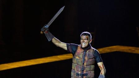 El actor Roberto Enríquez Asenjo interpreta a Coriolano, en una imagen promocional de la obra homónima tomada en el Festival Internacional de Teatro Clásico de Mérida