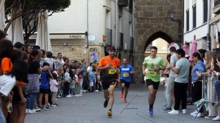 Fotos de la Carrera Popular Ruta del Vino Navarra en Olite