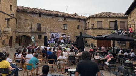 Andrea Santiago actuó en Ujué el 21 de junio de 2025