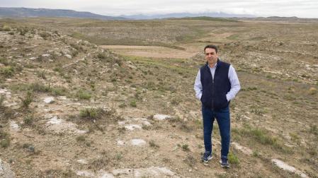 El alcalde de Ablitas, Carlos Bonel, en la zona ZEC de la villa ribera