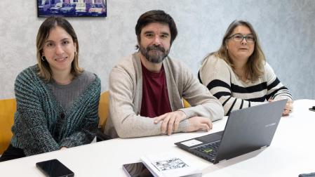 De izda. a dcha., los ediles de Contigo Tudela Eva Eliceche, Eneko Larrarte y Olga Risueño.