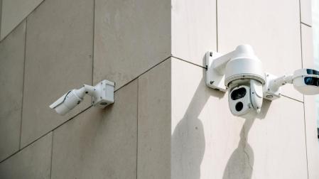 Ambas empresas ofrecen la instalación de sistemas de videovigilancia