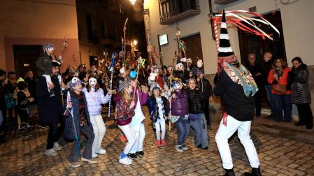 Instante del desfile de Zipoteros que abrió este viernes el Carnaval de Tudela