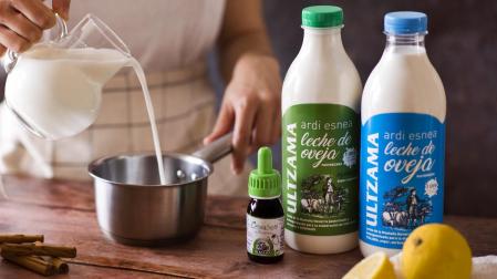 La leche de oveja es la base de  todos los productos de Postres Ultzama