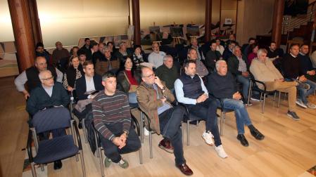 Imagen de parte de los asistentes a la reunión celebrada este lunes en la sede de la Comunidad de Bardenas Reales en Tudela