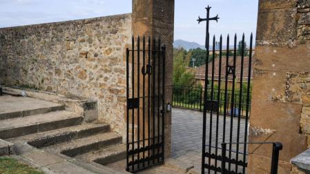 Acceso actual al cementerio de Sangüesa, que será reformado para mejorar su accesibilidad