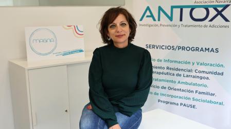 La psicóloga Blanca Martínez Bugarín (Pamplona, 1974), en la sede de Antox (Asociación Navarra para la Investigación, Prevención y Tratamiento de las Adicciones).