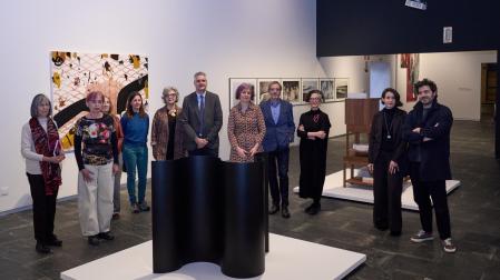 Artistas y responsables culturales y políticos, este jueves en el Museo de Navarra