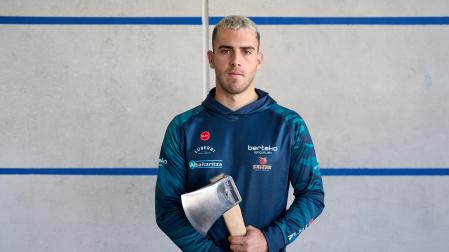 Iker Vicente, número uno de la aizkora.