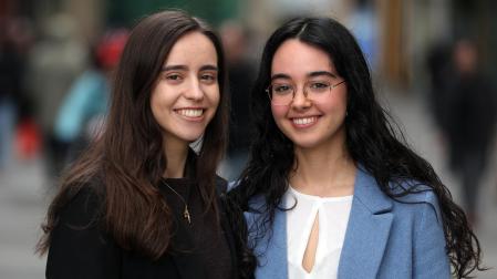 El camino de Maider Manterola y Maite Losarcos se unió cuando les tocó sentarse juntas en primero de bachillerato, ahora solo cinco plazas las separan en el MIR, con los puestos 18 y 24