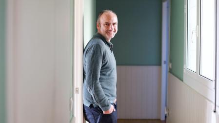 Bernat Castany ya visitó Conversaciones literarias en 2023 con 'Una filosofía del mal'. Es profesor en la Universidad de Barcelona