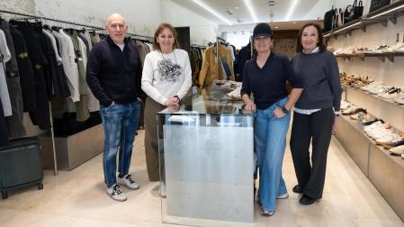 De izquierda a derecha, los hermanos Joseba, Cristina, Marian, y Ana Aquerreta