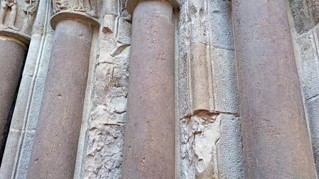 A: DIEGO CARASUSAN F: 10/04/2026 P: L: TUDELA T: DESPRENDIMIENTO DE PARTE DE SILLARES EN LA PUERTA DEL JUICIO DE LA CATEDRAL DE TUDELA