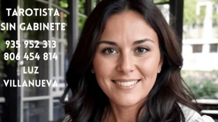 Luz Villanueva tiene formación en esoterismo, astrología y ciencias ocultas