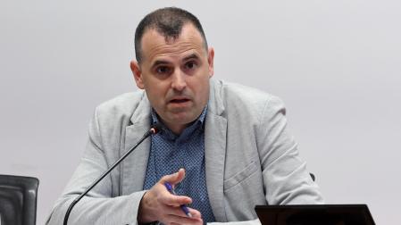 Rubén Goñi, exgerente del Instituto Navarro de Deporte y Juventud, en el Parlamento de Navarra