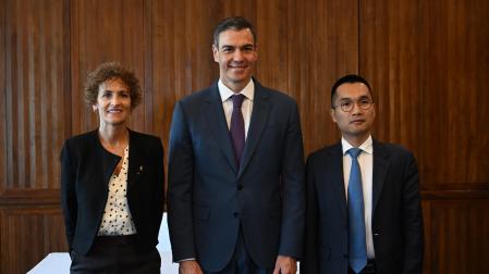 María Chivite, Pedro Sánchez y Jeff Wu