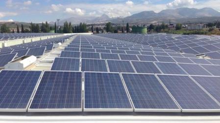 Instalación solar sobre una empresa