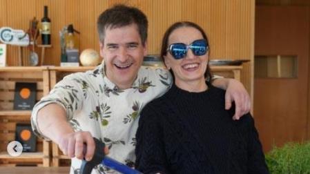 Luz Casal, junto a Nacho Gómara, chef del Verduarte