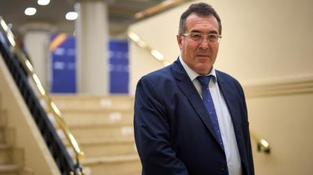 El politólogo Marcelo Gullo visitó este miércoles el Colegio de Médicos de Pamplona