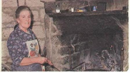 Juli Valencia preparando aquellas primeras migas que hicieron famoso al Mesón Las Torres