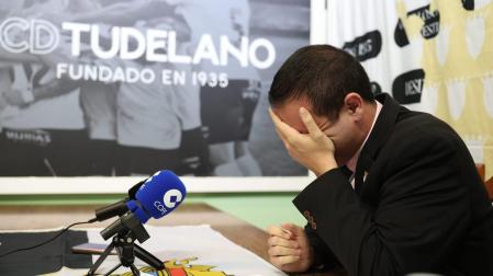 Ramón Lázaro se ha despedido entre lágrimas esta mañana del Tudelano