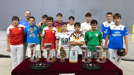 Imagen de la entrega de premios del XXXVI Torneo Interescuelas de Cesta Punta de Cabanillas
