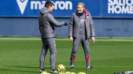 Chema Sanz, con Lisci, en un entrenamiento en El Sadar