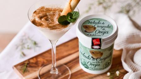 La cuajada artesana es, desde hace años, el producto estrella de Postres Ultzama, no podía faltar en formato helado