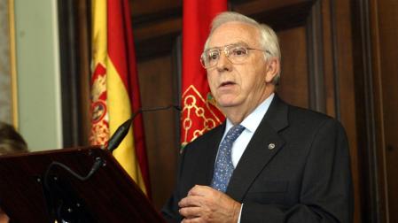 José Luis Monge, en el homenaje a políticos navarros que participaron en la elaboración de la Constitución que organizó la Delegación del Gobierno en diciembre de 2003.