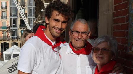 A:  EDUARDO BUXENS F:     12 JULIO 2026 L:   PAMPLONA T: SAN FERMÍN 2026 - BAILE DE LA ALPARGATA