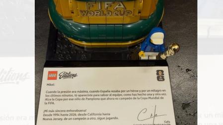 El trofeo del Mundial de Lego que ha recibido Mikel Merino