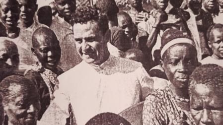 Ángel Echeverría, en una imagen durante su misión en Ruanda