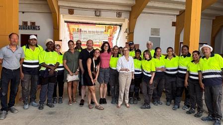 Participantes en el programa de Empleo Social de Tudela, junto a los responsables de la iniciativa
