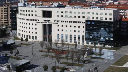 Vista general del Palacio de Justicia, en Pamplona