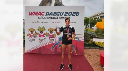 La navarra Vanesa Pacha con su oro del mundial en Daegu.