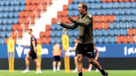 Ramis, en la víspera de su estreno al frente de Osasuna