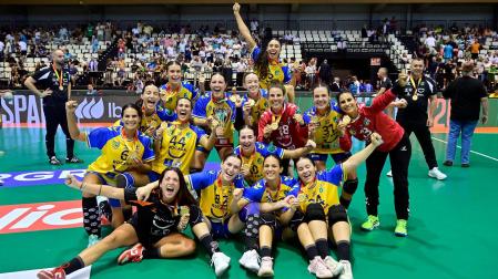 La plantilla del Rocasa Gran Canaria, festejando el título de la Supercopa de España