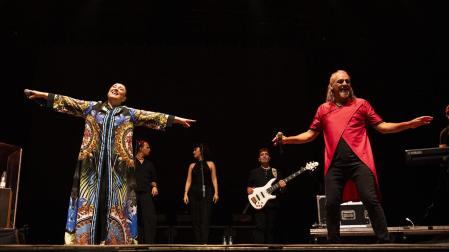 Fotos del concierto de Camela en el Navarra Arena de Pamplona