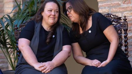 Adriana Metz-Romero -izda.- y Claudia Poblete