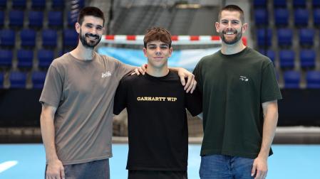 Eduardo Gurbindo, Xabier Istúriz y Antonio Bazán, jugadores navarros que buscan devolver a Anaitasuna a la Liga Asobal