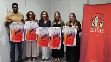 Demba Diarra, Maitane Bueno, Usue Zulet, Sandra Muñoz y Claudia Goicoechea