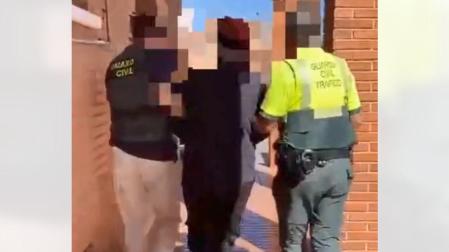 Detenido por simular ser atropellado por su expareja para presionarla tras agredirla en una discusión