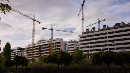 Viviendas en construcción en Arrosadía (Pamplona)