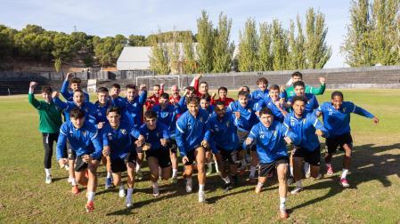 Los jugadores y el cuerpo técnico del Tudelano afrontan el encuentro copero ante el Real Zaragoza con seguridad, confianza e ilusión