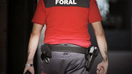 Los policías forales podrán ir armados fuera de servicio por la amenaza yihadista