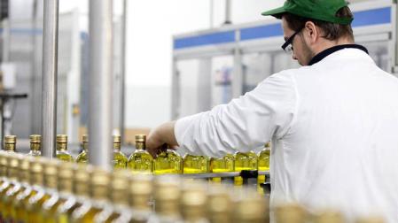 El Gobierno resuelve con ocho meses de retraso las ayudas a la agroindustria