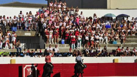 Todas las fotos del encierro del día 3 de septiembre de fiestas de Peralta, del sorteo de toros y de la corrida de rejones