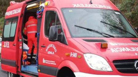 Una ambulancia de Bomberos de Goizueta.